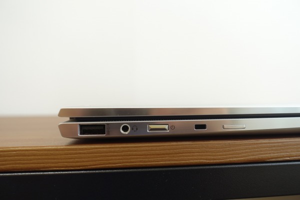 HP EliteBook x360 1040 G5の左側面部の端子類