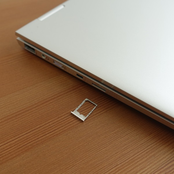 HP EliteBook x360 1040 G5はSIMカードスロット対応モデルを選択可能