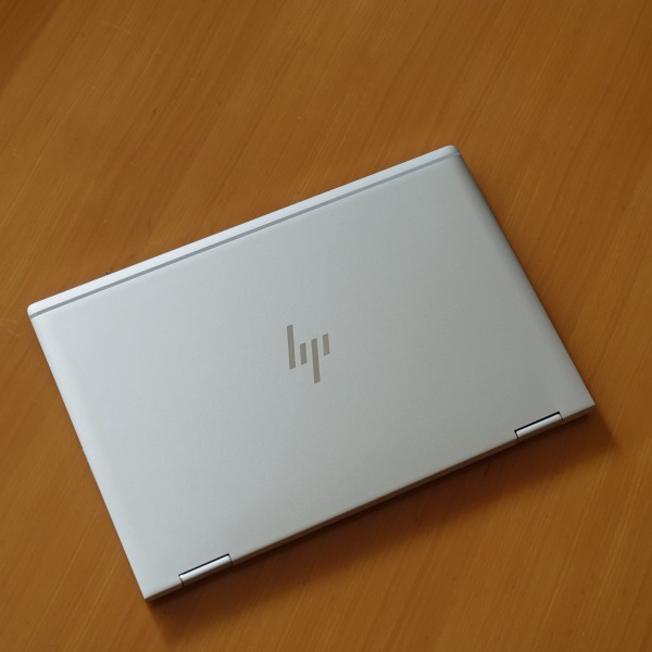 HP EliteBook x360 1040 G5はアルミニウム合金を採用