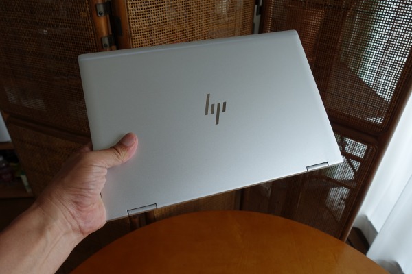 HP EliteBook x360 1040 G5はコンパクト