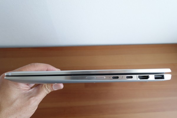 HP EliteBook x360 1040 G6右側面部