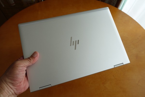 HP EliteBook x360 1040 G6はコンパクト