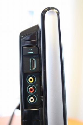 TouchSmart 左側面部