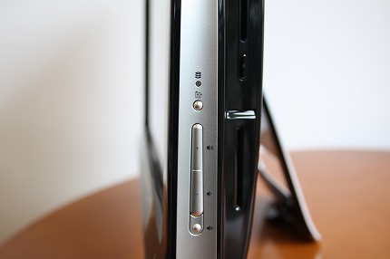 HP TouchSmart 600PC右側面部2