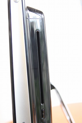 HP TouchSmart 600PC右側面部2