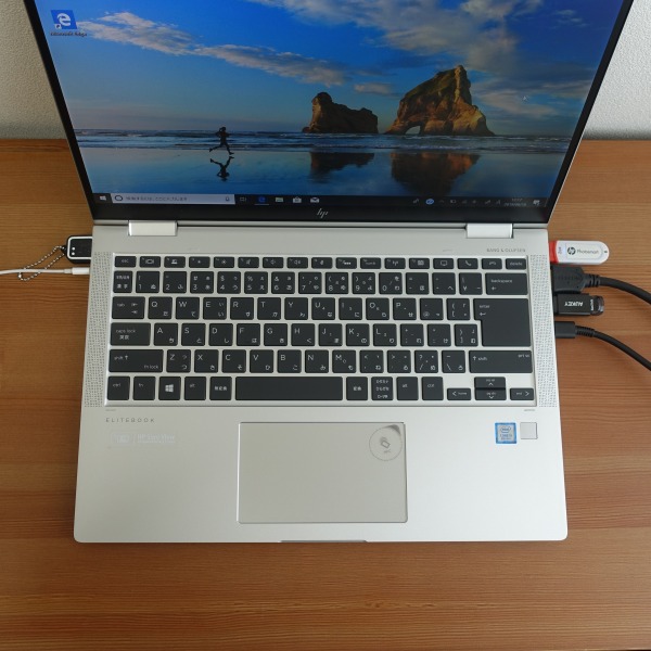 HP EliteBook x360 1040 G5の両側面部の端子類に接続