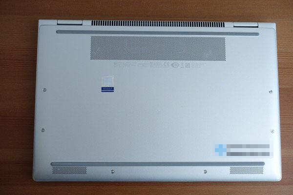 HP EliteBook x360 1040 G6底面部