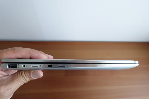 HP EliteBook x360 1040 G6左側面部