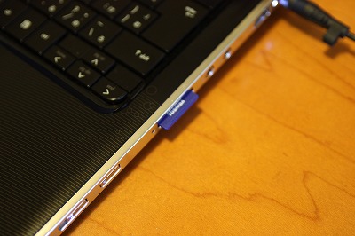 SDカード挿入