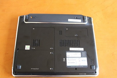 HP Pavilion dv2底面