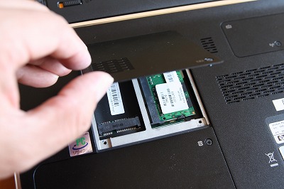 メモリモジュールコンパートメント1