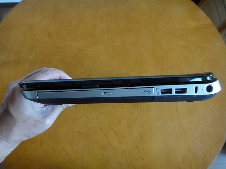 HP Pavilion dv6-6100右側面